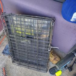 Lot Of 2 SMALL Dog Cages kennels 1 Tray For $40 Doghouse Pup Puppy Chiwawa 
