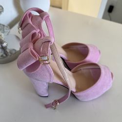     Blush Pink Suede Heels w/ Bow Detail – Size 7