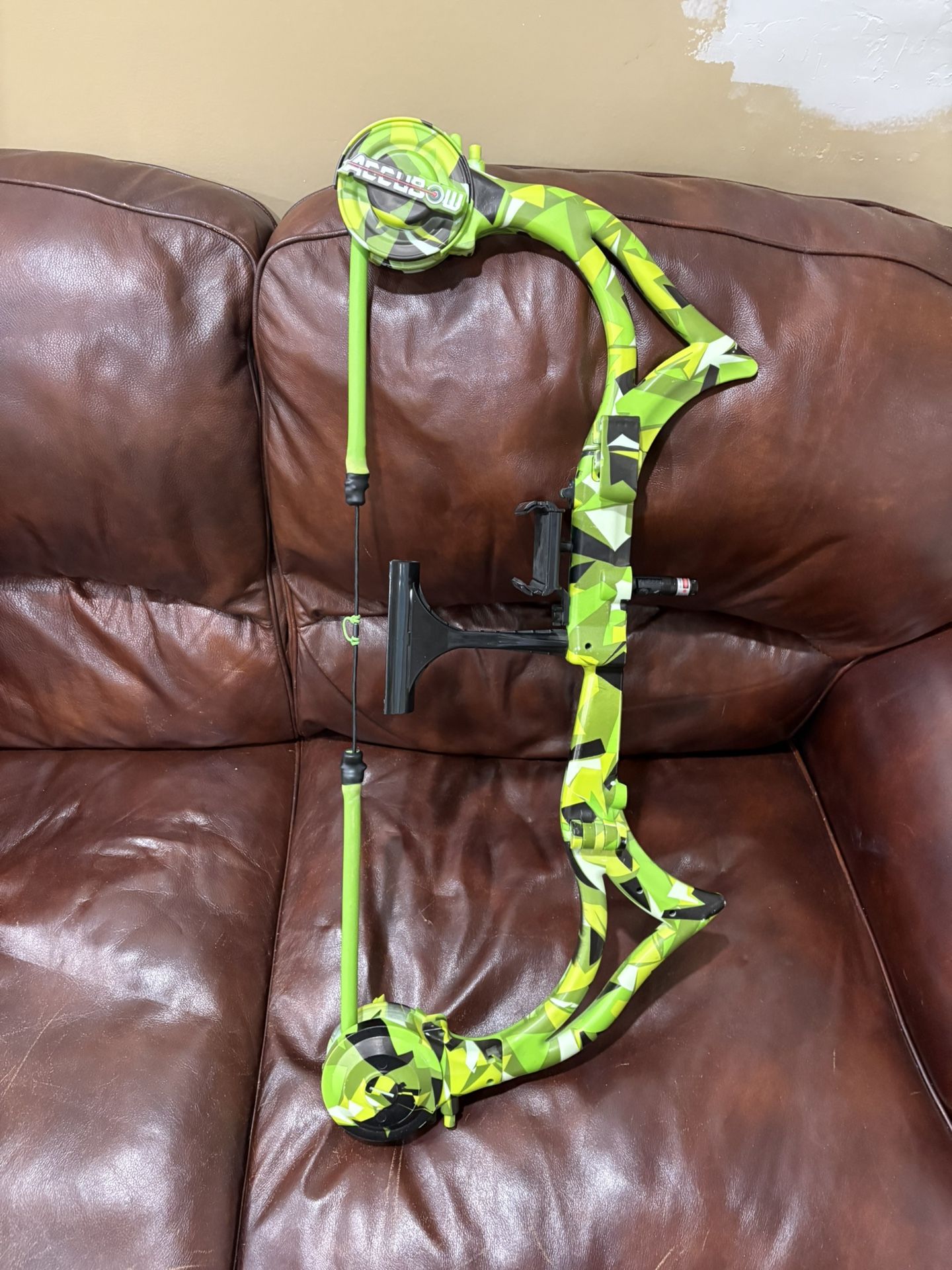 ACCUBOW GREEN MANTIS