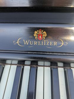 WURLITZER UPRIGHT PIANO