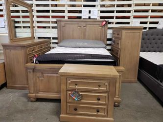 New 5pc queen size high quality bedroom set tax included
