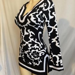Vintage 90s does 60s very sexy mini floral print long sleeve dress with V-neck