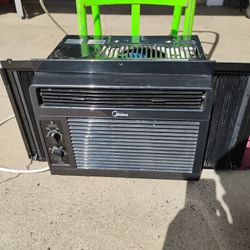 5000 BTU MIdea window air conditioner
