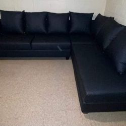 BLACK SECTIONAL 