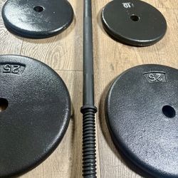 BRAND NEW 6 ft Standard Bar With Pairs Of 25s, 10s And 5s. (Total: 100 lbs)  