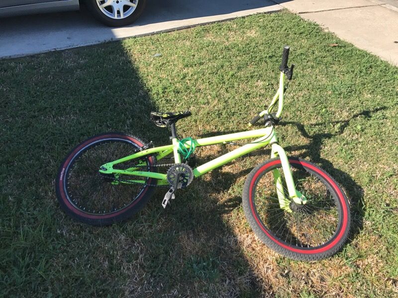 Green Kent chaos bmx bike with lock