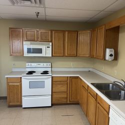 Gabinetes En Muy Buenas Condiciones Aún Le Queda Más De 85 💯de Vida ninguno Está Quebrado   Ando Vuscando $650por Todos  