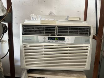 Frigidaire 8,000 BTU Window-Mounted A/C
