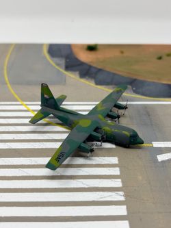 Dragon wings 1:400 Lockheed C-130 Hercules USAF Air National Guard Model No Box