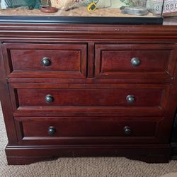 Dresser/Changing Table