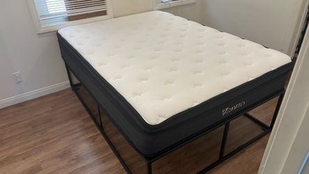 Full size bed