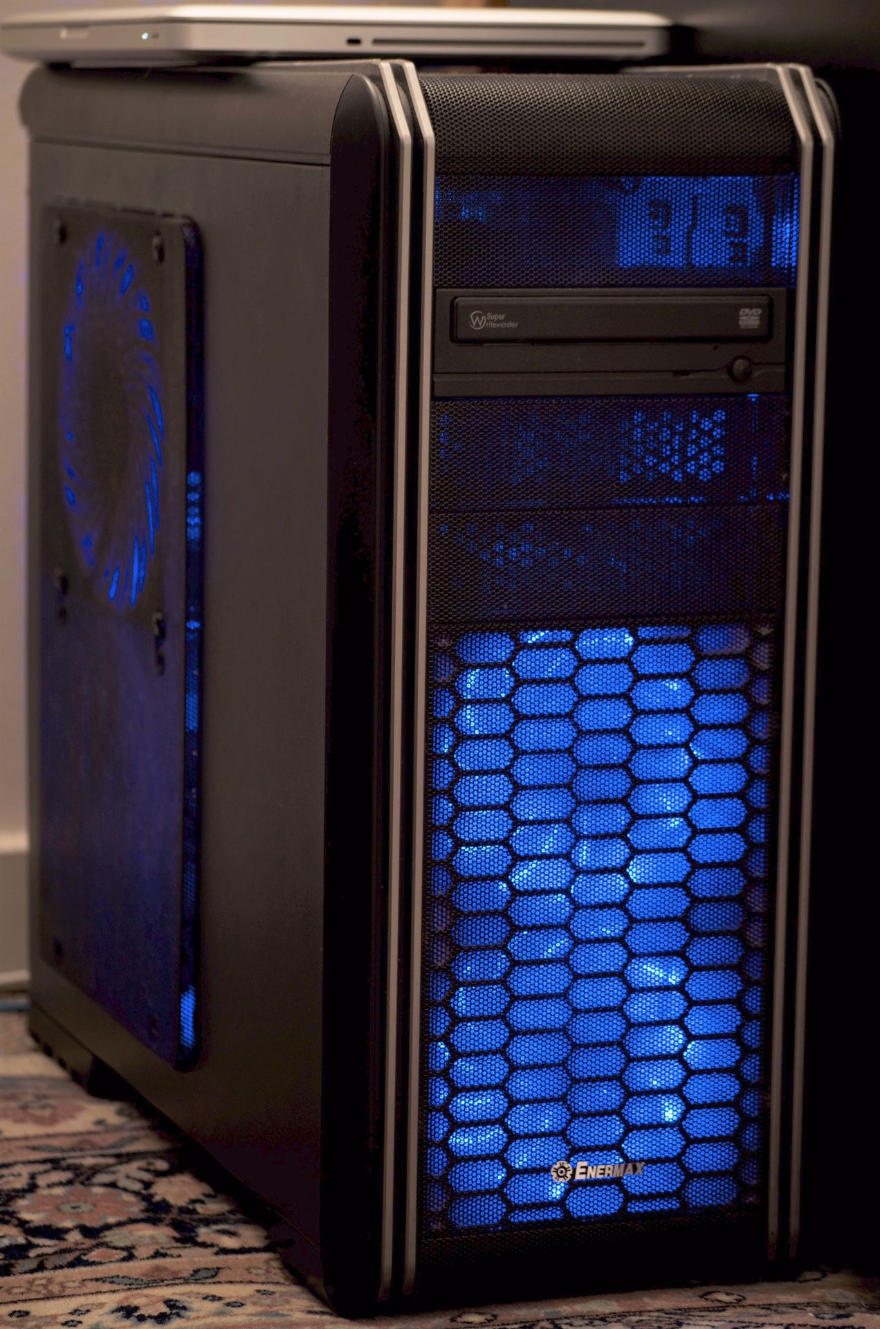Mid Tower PC case - Enermax Blue LED Atx