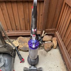 Dyson Vacuum 