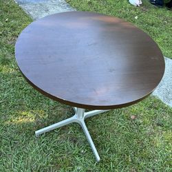 Circular Table