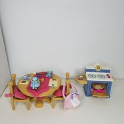 1999 Fisher Price Briarberry Bear  Vintage Oven & Dining table 