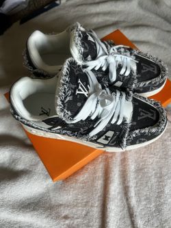 LV Arch Light Sneaker Size 11