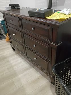Dresser