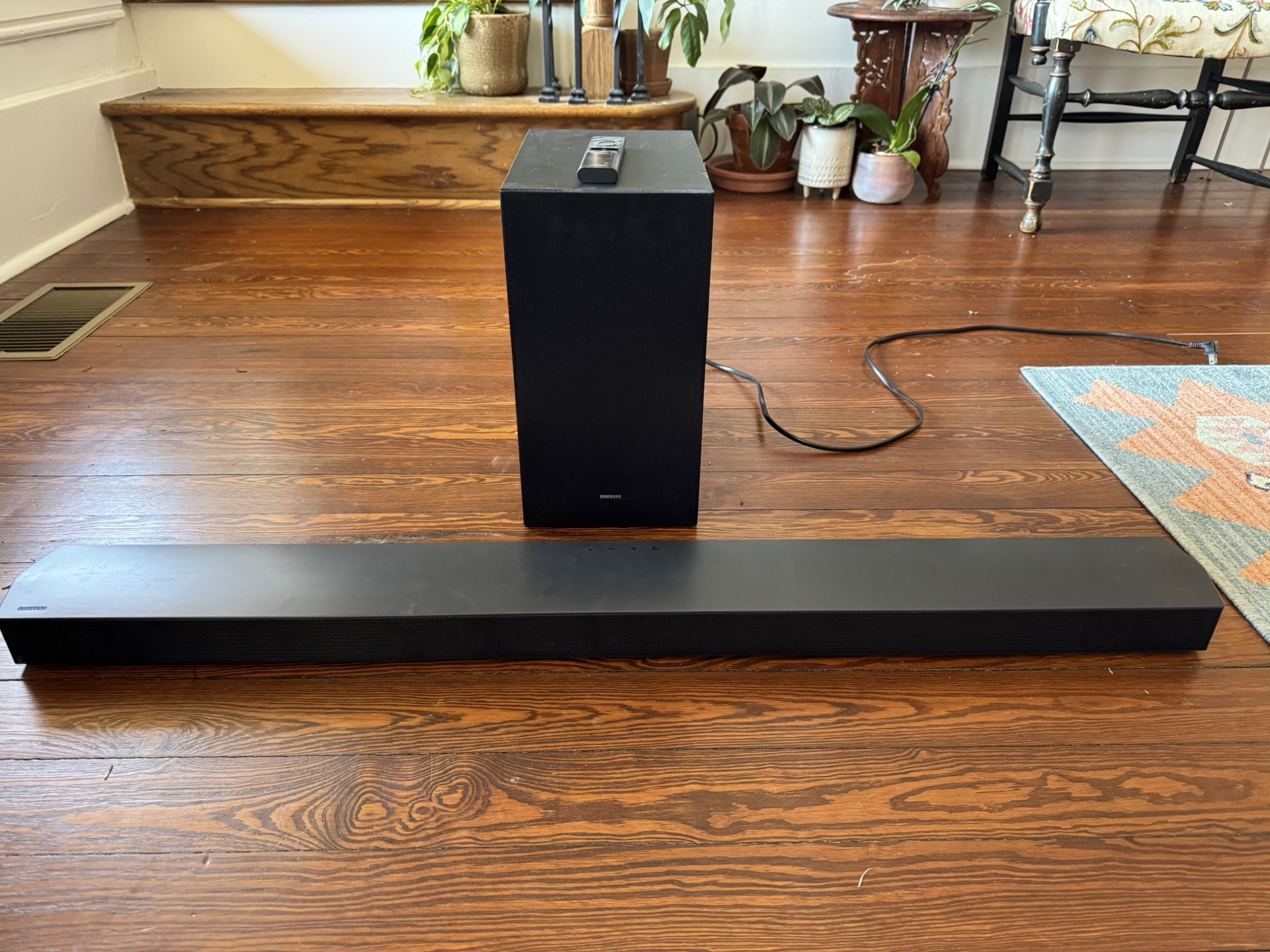Samsung Soundbar - HW-B650 3.1 Channel w/ Dolby 5.1