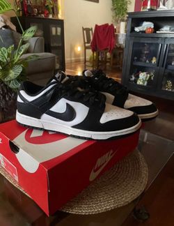 Nike Panda Dunks