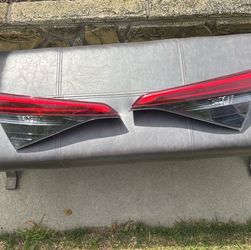 2023 Honda Civic (only right side of tail light)