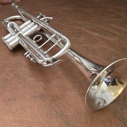 BACH STRADIVARIUS MODEL 37 TRUMPET