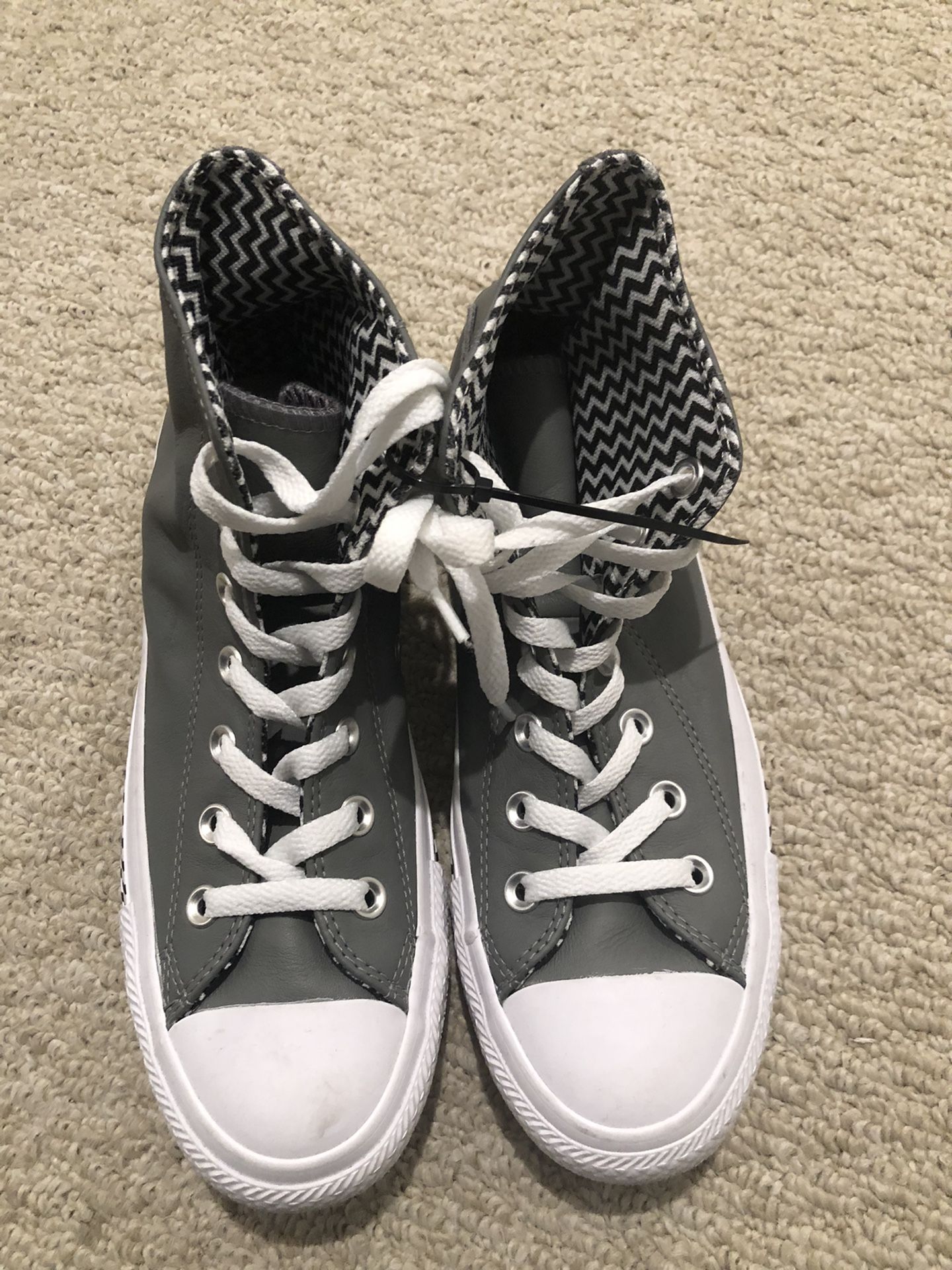 Converse Women Chuck Taylor Size 7