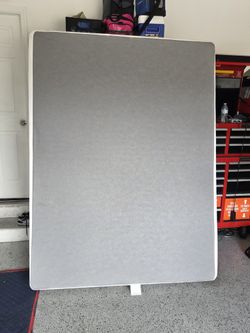 Like New Simmons Queen Boxspring 