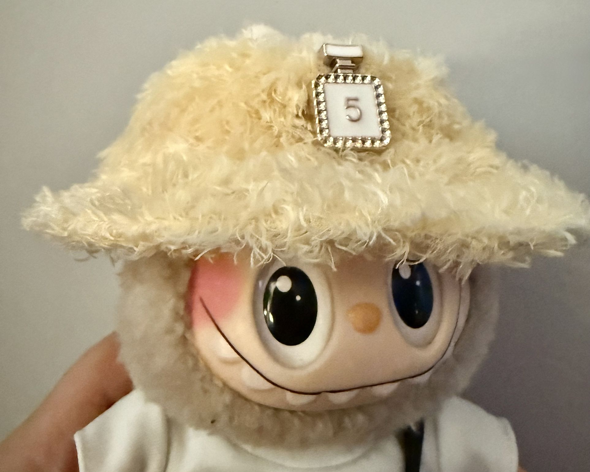 C Brand Perfume Bottle Designer Labubu Bucket Hat Luxury High Fashion Doll Keychain Accessory