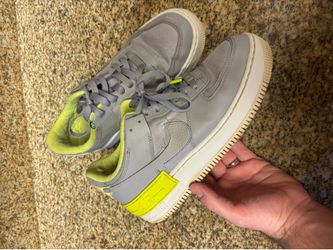 Size 9 women’s air forces