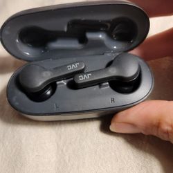 JVC Wireless Headphones With Charging Case