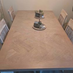 Dining Room Table 