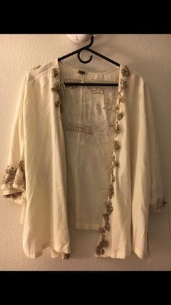 Buckle M/L tags still attached cream color sweater