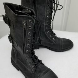 Black Side Zip Boots Sz 7
