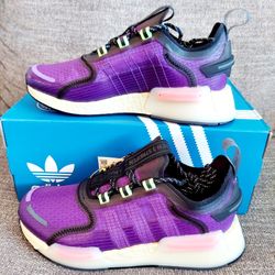 Size 6 Women's / 5 Men's - Brand New Adidas NMD_V3 Shoes 