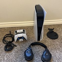 PS5, 2 Controllers/Charger, Turtle Beach Stealth Gen 2 Headset