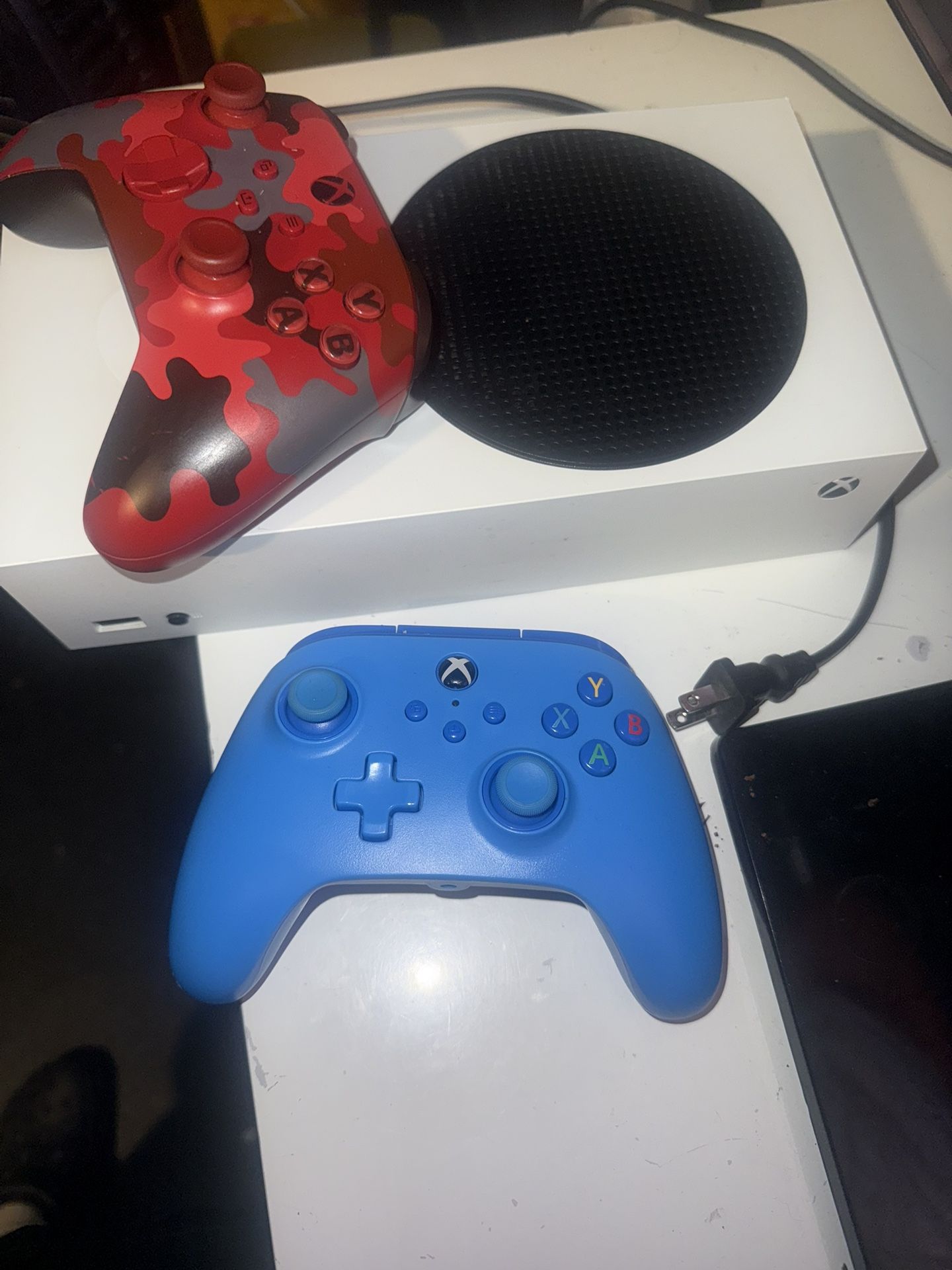 Xbox Series S 512 Gigs With Two Controllers