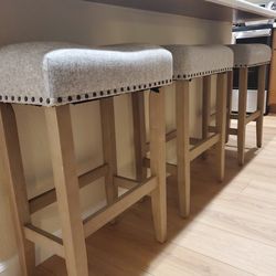 3 Bar Stools