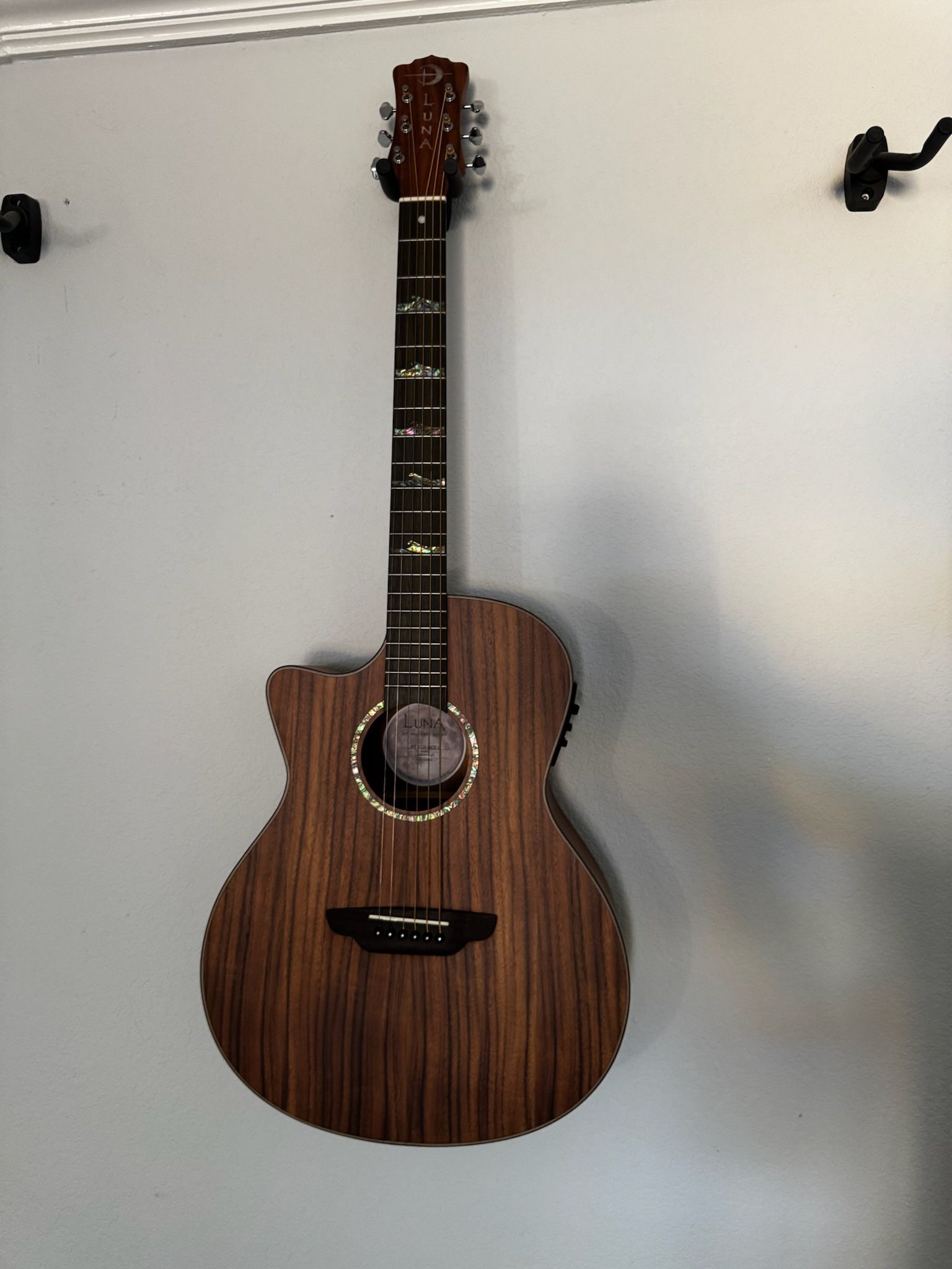 Luna High Tide Grand Concert Acoustic-Electric Guitar (Left Handed)