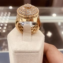 10K Yellow Gold Diamond Ring 