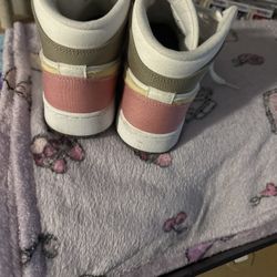 Air Jordan 1 MidSE 6.5Y