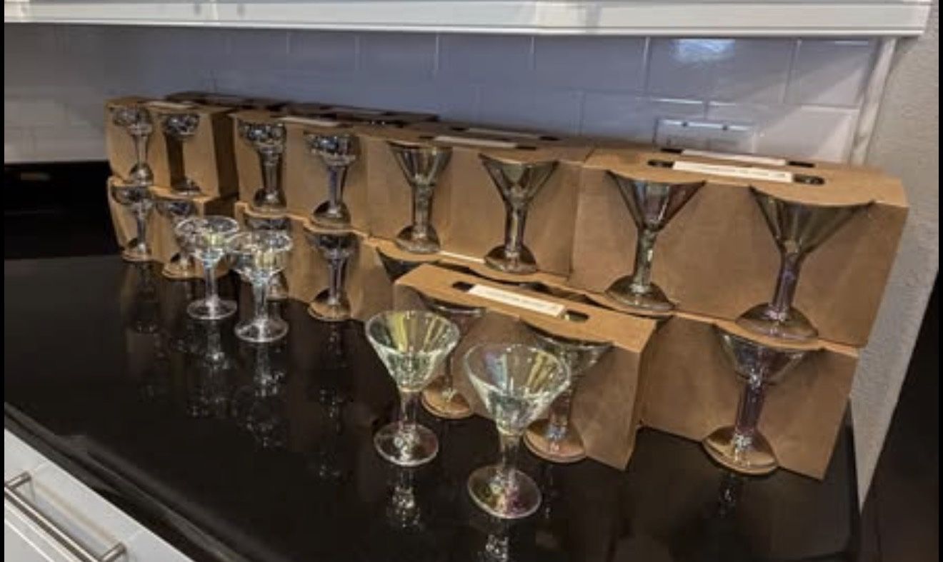 38 Iridescent Cocktail Glasses
