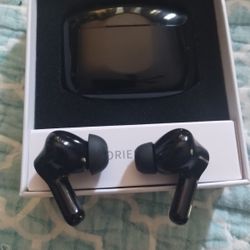 True Wireless Earbuds 