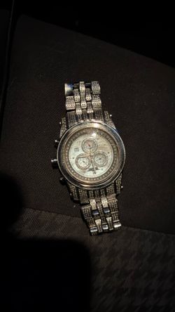 Men’s diamond watch