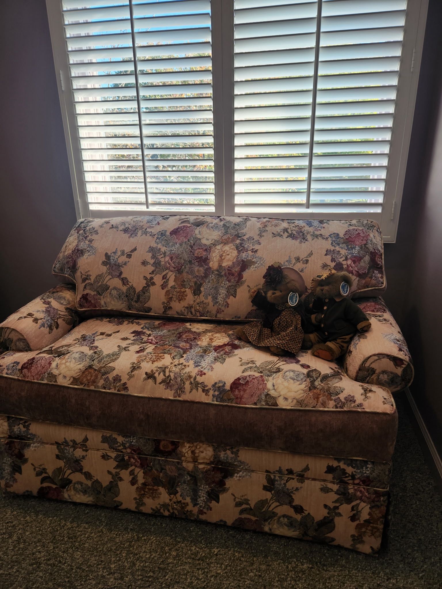 Thomasville love sofa single sleeper sofa