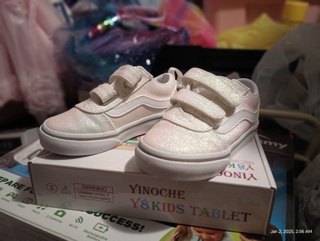 Brand New Inbox Girls 7c Vans $30