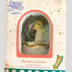 Precious Moments "Hark, The Herald Angels Sing" Musical Waterball 2001 Enesco