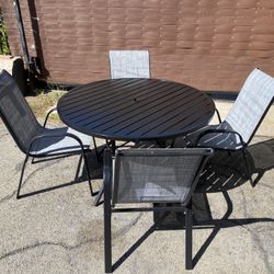 NEW PATIO SET CHAIRS CHAIR UMBRELLA  + TABLE METAL ROUND  BLACK FREE DELIVERY 