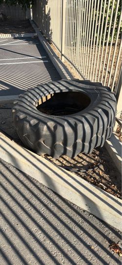 Large Heavy Duty Off-Road Tire