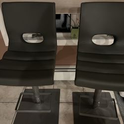 Setof 6 Black High Bar Stool Like New Chair