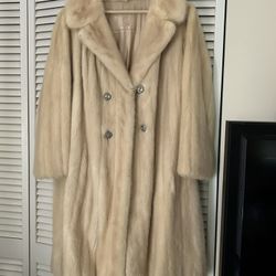 Gorgeous Beige Mink Coat Size Medium 